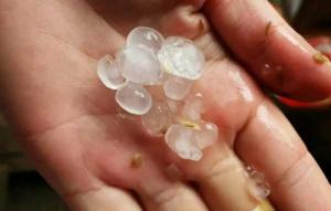 夢見下冰雹了是什么預兆 原版周公解夢