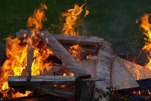 夢見東西被火燒了是什么意思