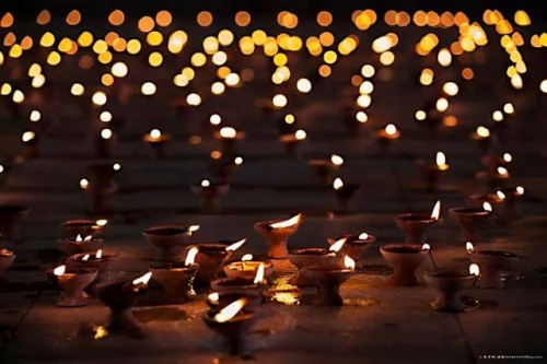 覆燈火命取名喜用什么字 覆燈火命取名喜用什么字