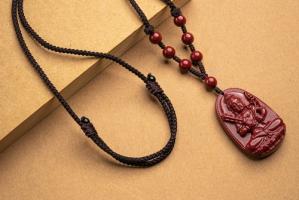 屬蛇的可以帶朱砂本命佛嗎